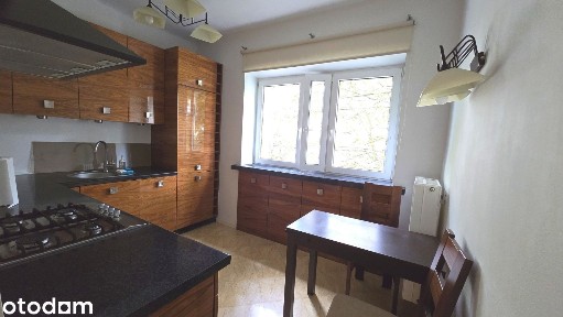 Muranów - 2 pokoje z balkonem i oddzielną kuchnią - Karmelicka