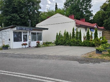 Lokal handlowo usługowy, salon fryzjerski i kosmetyczny w Łaszczowie.