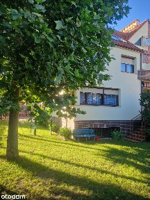 Wygodny skrajny szereg blisko centrum i terenów zielonych