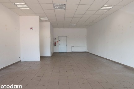 Lokal parterowy w pasażu usługowo-handlowym przy sklepie mięsnym