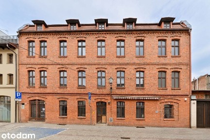 Lokal 85 m² na Starym Mieście w pięknej kamienicy.