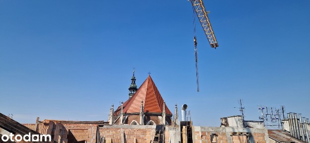 BEZPOŚREDNIO: winda, 2 pokoje z aneksem, balkon.