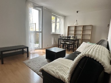 47 m², 2 duże pokoje, ogromny balkon,winda, ciche