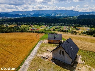 DOM NASZACOWICE, OBOK STADNINY KONI