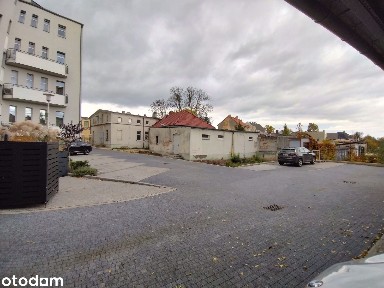 Budynek w centrum Żar!