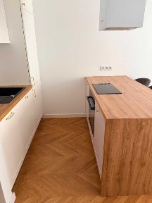 Kawalerka do wynajęcia z miejscem postojowym, Kraków centrum, Kazimierza Wielkiego.