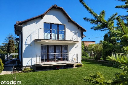 Dom po remoncie 238 m2 z garażem i ogrodem.