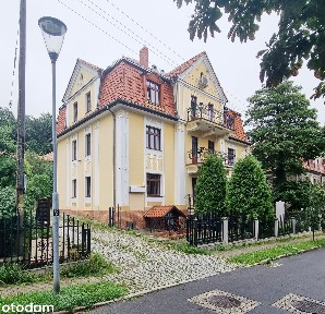 Atrakcyjny Budynek Hotelowy w sercu uzdrowiska !