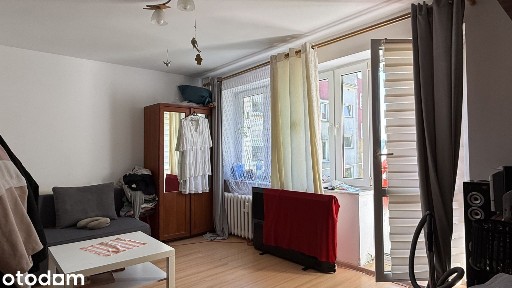 Ładna słoneczna kawalerka w centrum, osobna kuchnia, przedp., łazienka