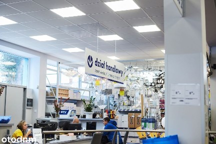 Obiekt handlowy 840 m2 plus magazyn 411 m2 w centrum Żar sprzedam