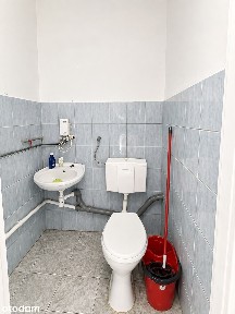 Lokal usługowy na parterze w kamienicy