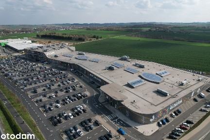 Lokal usługowy w centrum handlowym z parkingiem w Głogowie