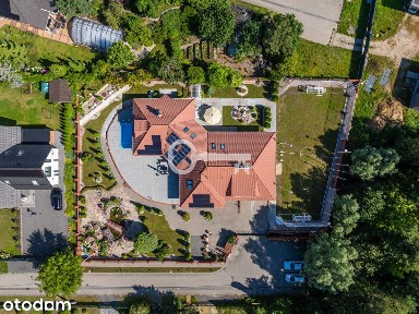 Przestronna rezydencja z pięknym ogrodem i basenem