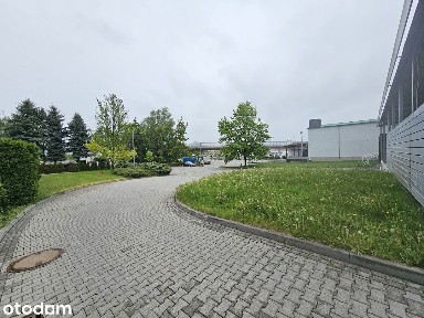 2 budynki biurowo/usługowe o pow. 3374 m2 na działce 92 ar w Krakowie!
