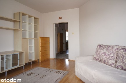 2 pokoje 49 m², balkon, metro Kondratowicza