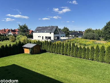 Dom wolnostojący z 2020. Świetna komunikacja. Zielona okolica.