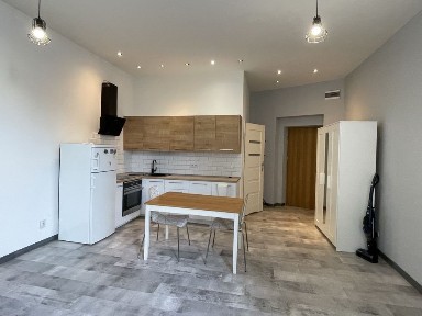 KAWALERKA 30 m² | ul. Zamenhofa 19 | Centrum Łodzi | Cena 1800 zł | 1. piętro