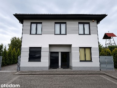 Budynek usługowo-handlowy z salą bankietową przy drodze wojewódzkiej