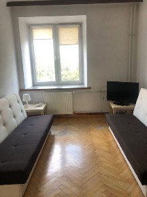 CENTRUM / blisko Ronda ONZ / 42 m2-2 POKOJE-osobna, duża kuchnia