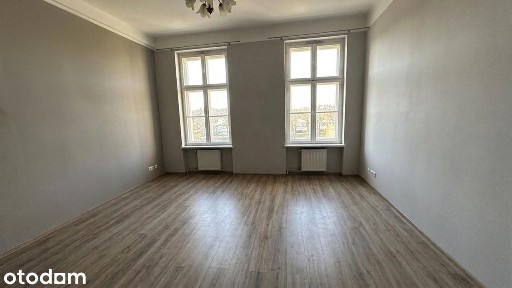 Mieszkanie / Lokal w kamienicy przy Dąbrowszczaków