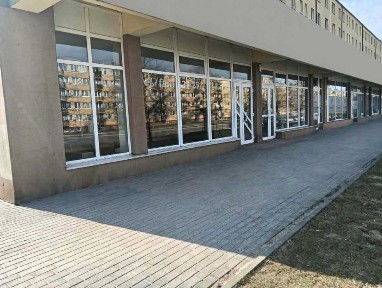 Przestronny lokal handlowo- usługowy