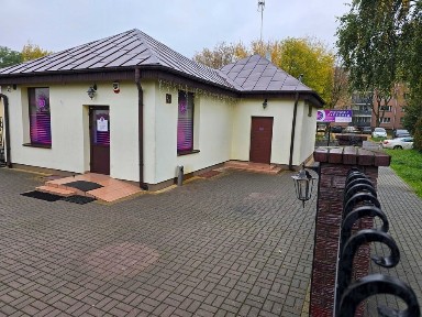 Wynajmę budynek parterowy bliźniaczy 110m2 działka 220m2 ogrodzony.