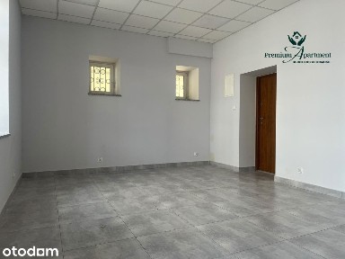 Lokal handlowo-usługowy/Centrum/Mała