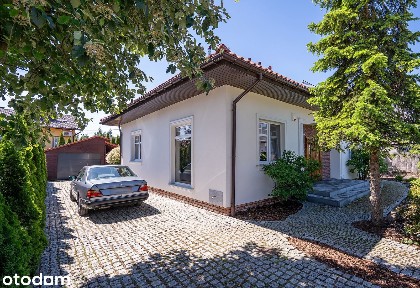 Elegancki Dom -sauna-kominek-wiata biesiadna z barem, piękny ogród