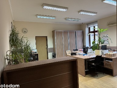 Lokal biurowy w odnowionej kamienicy z klimatyzacją