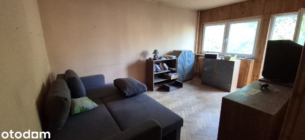 Kawalerka na Teofilowie, w dobrej lokalizacji i pośród zieleni.