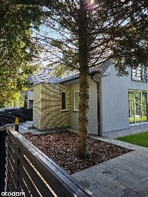 Dom wolnostojący z garażem i klimatyzacją
