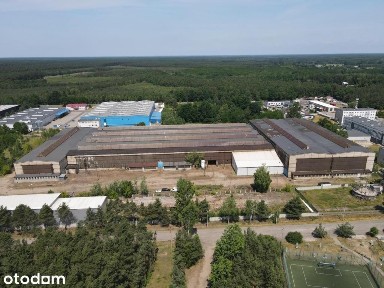 Hala produkcyjna z suwnicami w centralnej Polsce