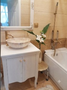 Sprzedaż lub zamianę przestronne mieszkanie 1-pokojowe o powierzchni 35 m², położone na parterze w Wejherowie.