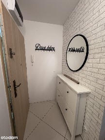 Kawalerka w centrum Maślic, w cenie piwnica, miejsca postojowe