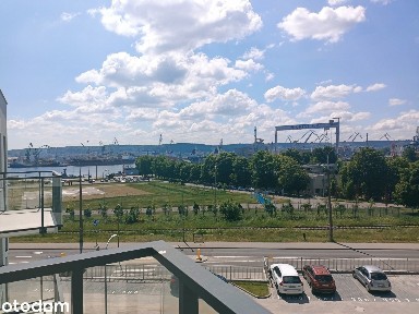 Z widokiem na port; z możliwością domeblowania