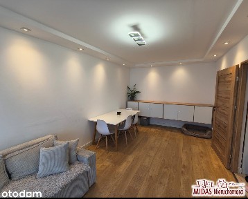 46m2, 2 pokoje, balkon, 1 piętro, Oś.Zamknięte