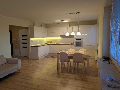 Wynajmę mieszkanie 3 pokojowe 70m na os. Swietokrzyskim (2800zl + oplaty)
