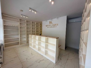 Do wynajęcia dwupoziomowy lokal handlowo-usługowy, pow. 55m2, po remoncie-Konin, Centrum