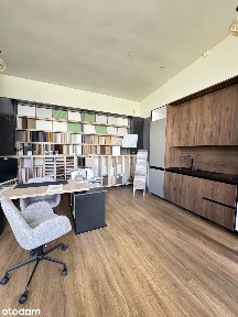 Lokal w centrum na parterze z witryną, parkingiem: handel, gastr.usłu