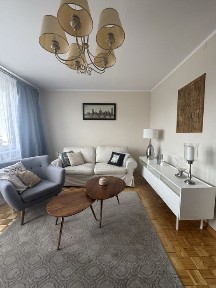 Bezposrednio !mieszkanie 3 pokoje z balkonem i piwnica!