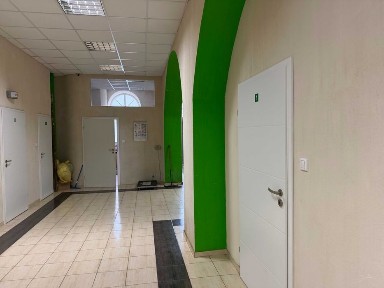 Lokal na parterze 200 m2 z wydzielonymi pomieszczeniami. idealny na gabinet, rehabilitację, masaże, usługi, Tatoo