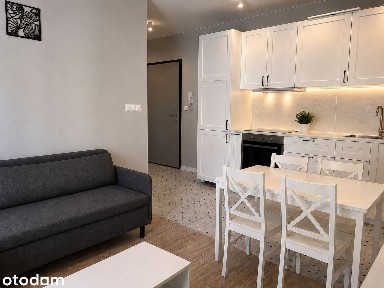 3 pokoje | 46 m² | Biedronka 3 min | 10 min PKP - 15 min do Centrum