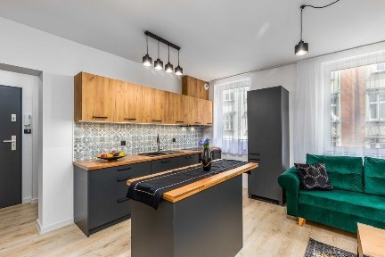 Chorzów | ul. Batorego | 35 m² | Zrewitalizowana kamienica
