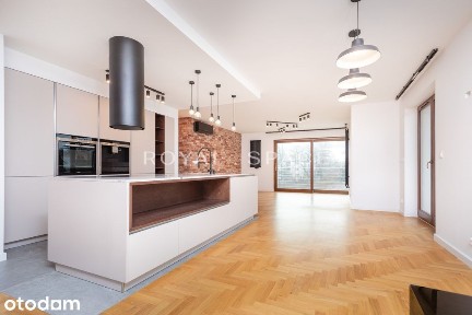 Przestronny apartament z tarasem na dachu