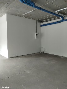 Lokal usługowy na Bielanach z witrynami i ogrzewaniem