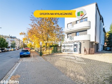 Lokal mieszkalno-usługowy w centrum.