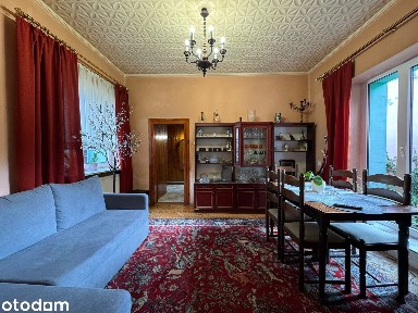 Dom jednorodzinny z garażem i tarasem w Pabianicach