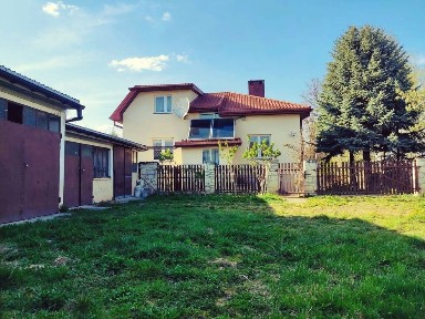 Siedlisko pod Lublinem, dom 120m, działka 3200m, zabudowania 220m.