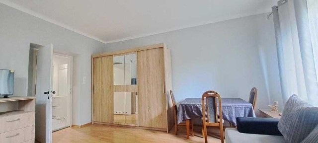 Wynajmę mieszkanie 45m2 bezczynszowe -2 pokoje, opcjonalnie m. postojowe. Kraków -Łagiewniki, ul. Fredry