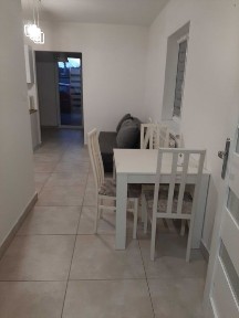 mam do wynajęcia dużą kawalerkę na przedmieściu ul. Gniatczyka 2